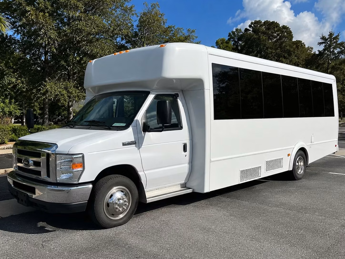 party bus rentals for lawrence music festivals and outdoor concert events